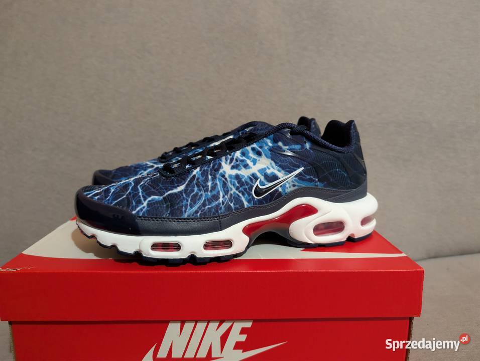 Kolekcja ponad 100 par butów do dalszej opolskie Paczków