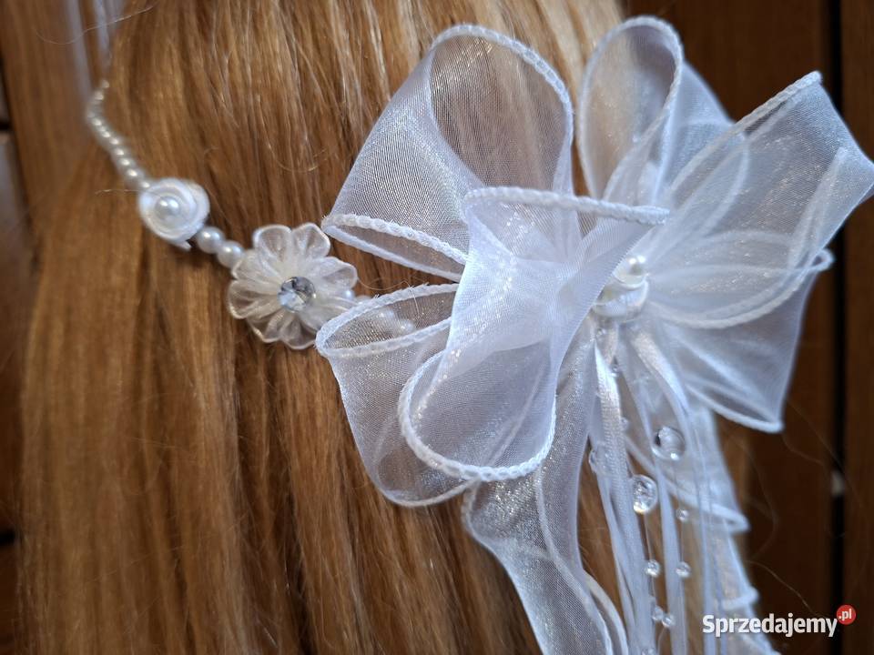 Wianuszek komunijny delikatny z perełek Borów