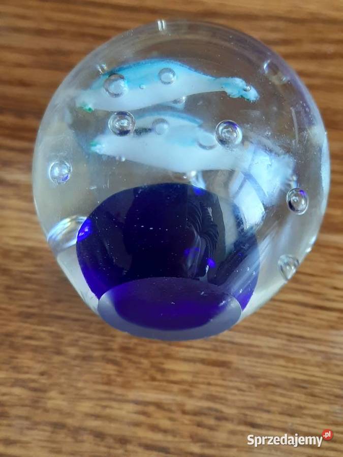 Szklany dekoracyjny przycisk do papieru Murano Morąg