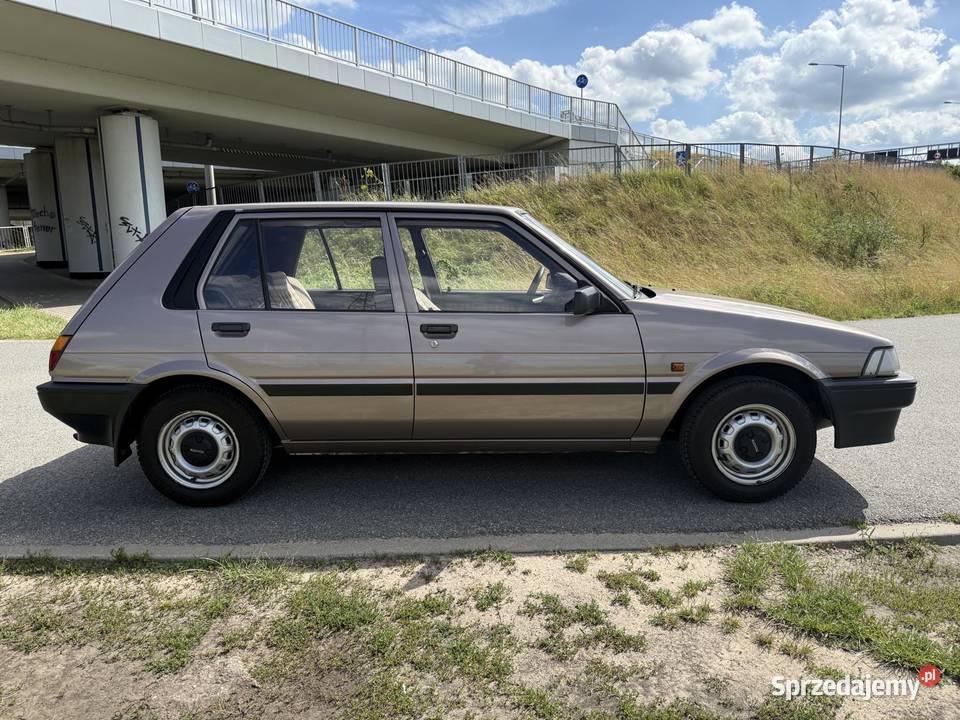 Toyota COROLLA 1986r stan b 1300cm3 mazowieckie Warszawa
