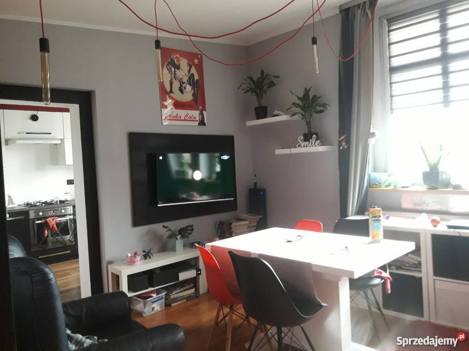 Odstąpię mieszkanie z pełnym wyposażeniem Rok budowy 1980