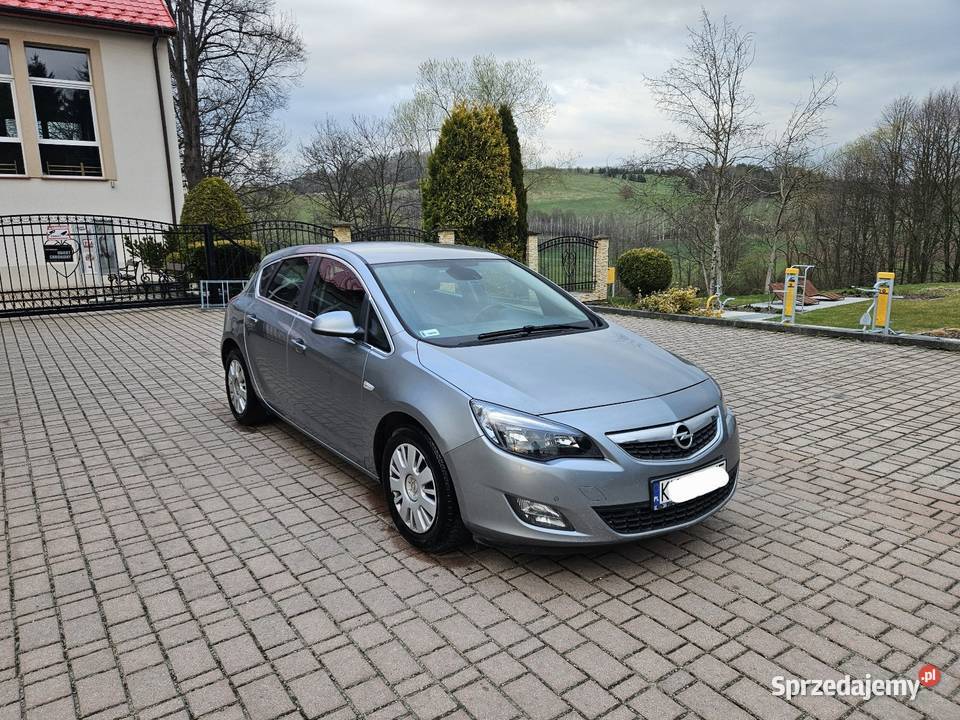 Astra J Cosmo 2009r 17cdTi Niski Przebieg Salon kupiony w polskim salonie Ryglice