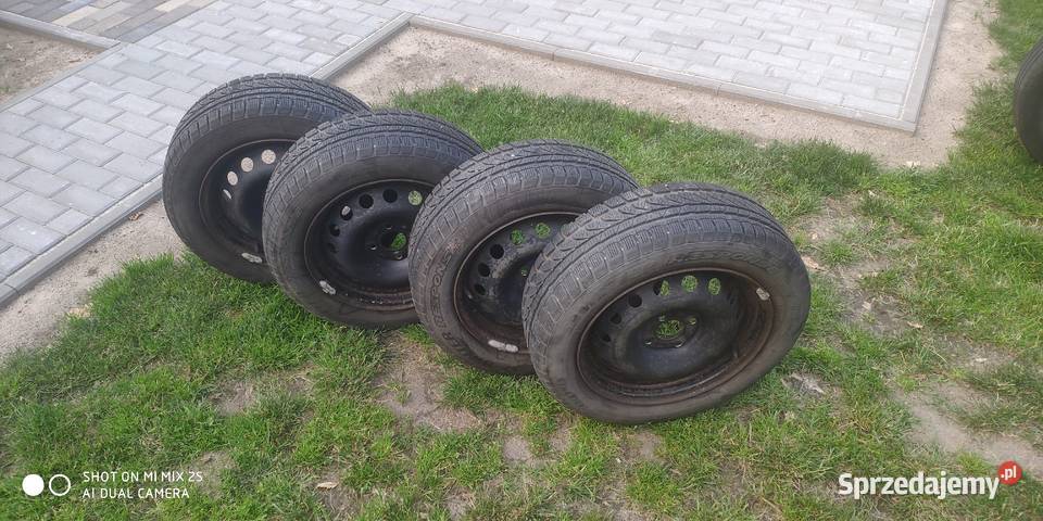 koła zimowe 18560R15 4x100 601mm ET50 Dunlop SP Samochodowe