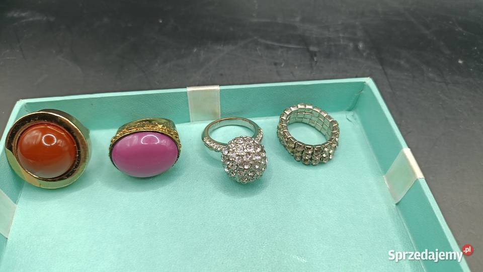 Pudełko na biżuterię z zawartością Zamość