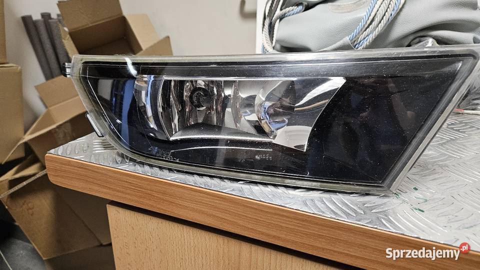 Reflektor lewy prawy skoda fabia mk3 halogen 6V0 Bytom
