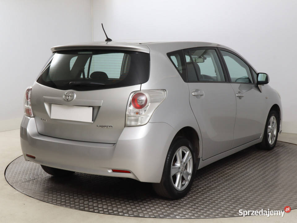 Toyota Verso 20 D4D srebrny Bielany Wrocławskie