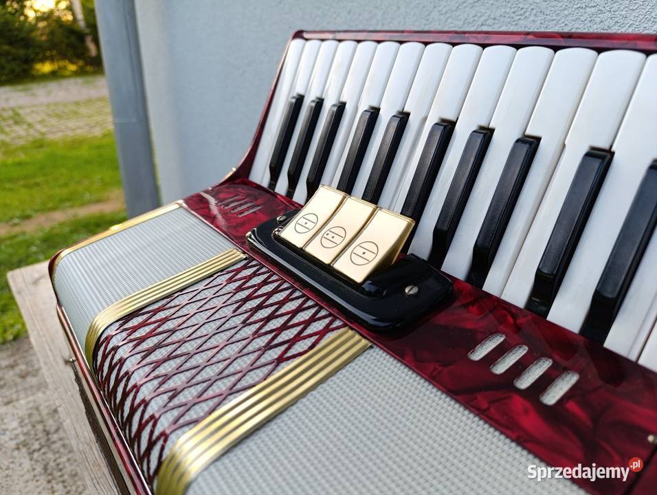 Akordeon Galotta 48 basów 2 chóry Szalowa