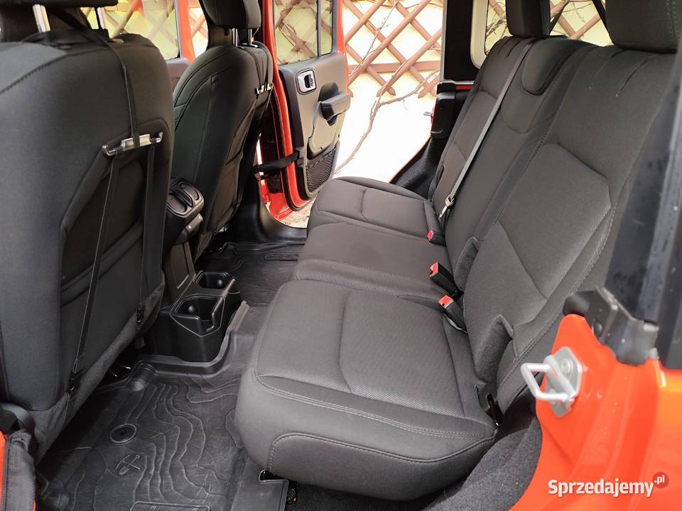 Jeep Wrangler Unlimited 36 V6 automat igła