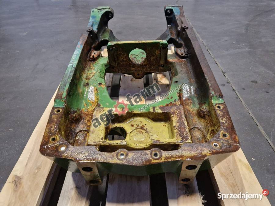 Wspornik przedniego mostu John Deere 1950 1850 Byków