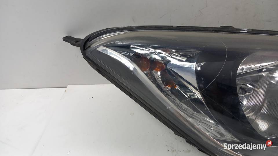 HYUNDAI I20 I LAMPA PRZÓD PRAWA Lampy przednie Zbierkowo sprzedam
