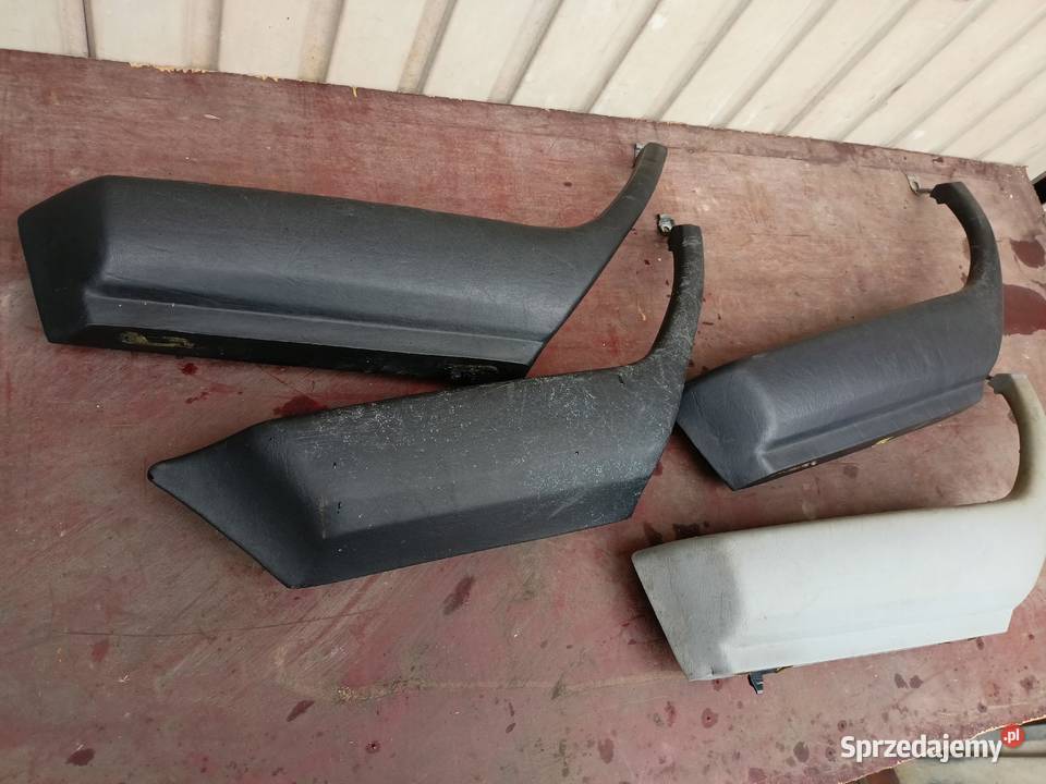 Mercedes W124 uchwyt mocowania boczka drzwi Wyposażenie wnętrza Skarżysko-Kamienna