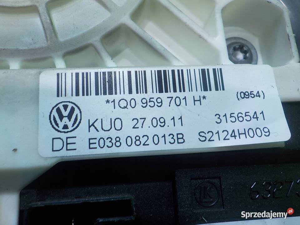SCIROCCO 14 TSI 11r 3D podnosnik szyby prawy Suków