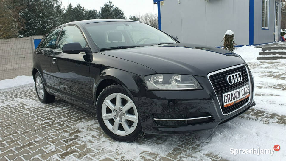 Audi A3 3drzwiowe 20 TDI 140 Ambiente Czarna komputer pokładowy Chmielnik