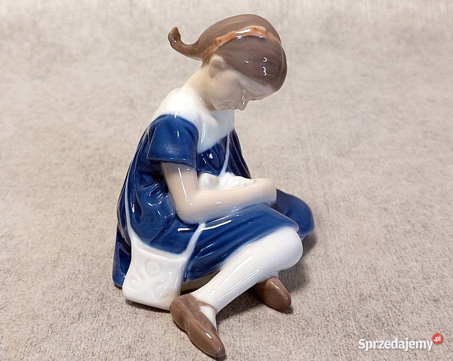 Figurka Royal Copenhagen 15 Dziewczynka z lalką Koszalin