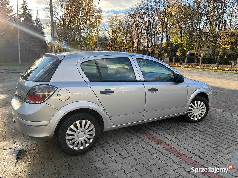 Opel Astra H 16 benzyna bezwypadkowa polski Łódź sprzedam