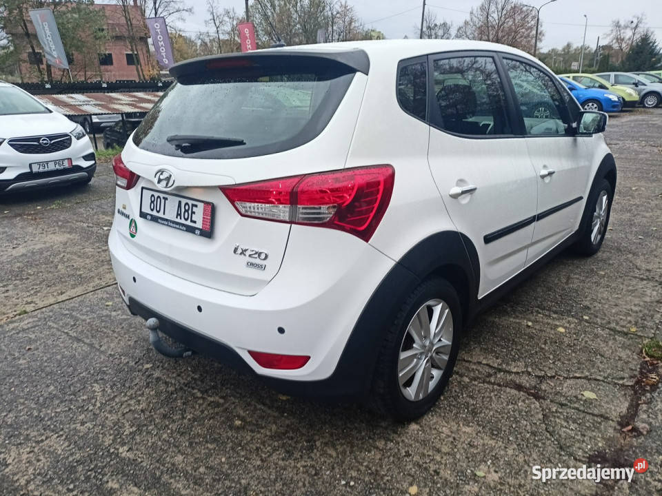 Hyundai ix20 wersja CROSS niski przebieg zadbane 4/5 Tomaszów Mazowiecki sprzedam