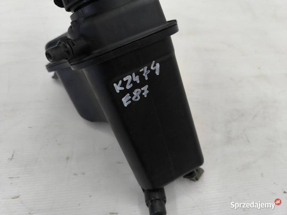 ZBIORNICZEK WYRÓWNAWCZY BMW 1 E87 E81 LIFT 16 osobowe Motoryzacja