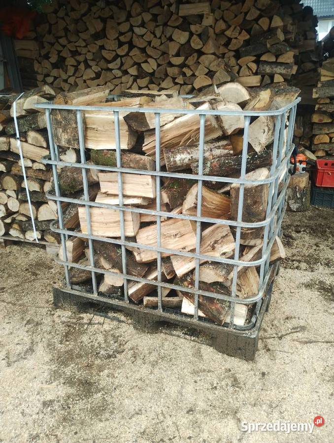 Drewno kominkowe opalowe ułożone na paletach 1m3 Banino