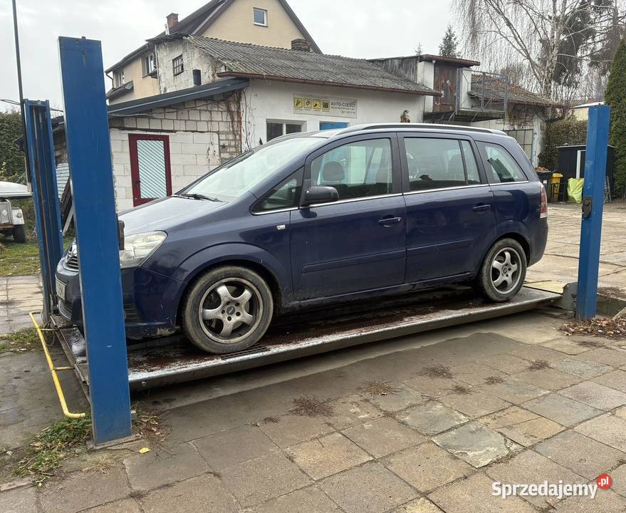 Podnośnik samochodowy czterokolumnowy 35 T Góra Puławska