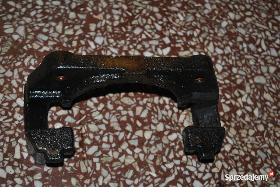 Jarzmo hamulca przód BMW E60 E61 E63 E64 osobowe Poręba sprzedam