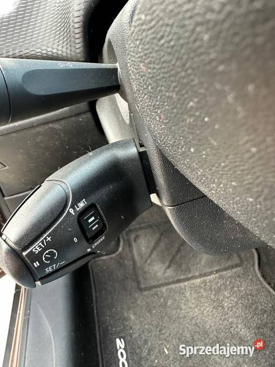 Peugeot 2008 I 12 VTi Pure Tech Active Benzyna benzyna 2008 sprzedam