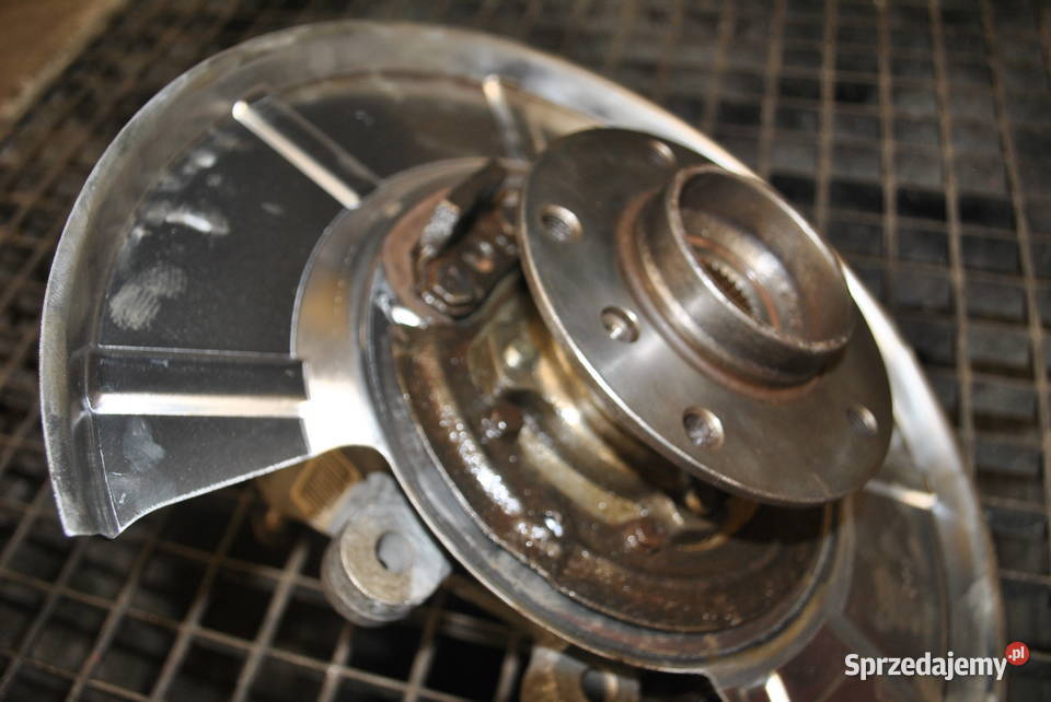 Zwrotnica prawy tył BMW E60 E61 Mały przebieg Zwrotnice Zwrotnice Poręba sprzedam