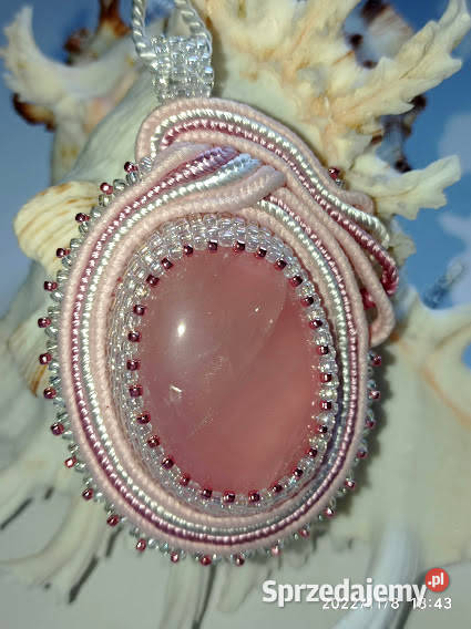 WISIOREM Z KWARCEM RÓŻOWYM SUTASZ