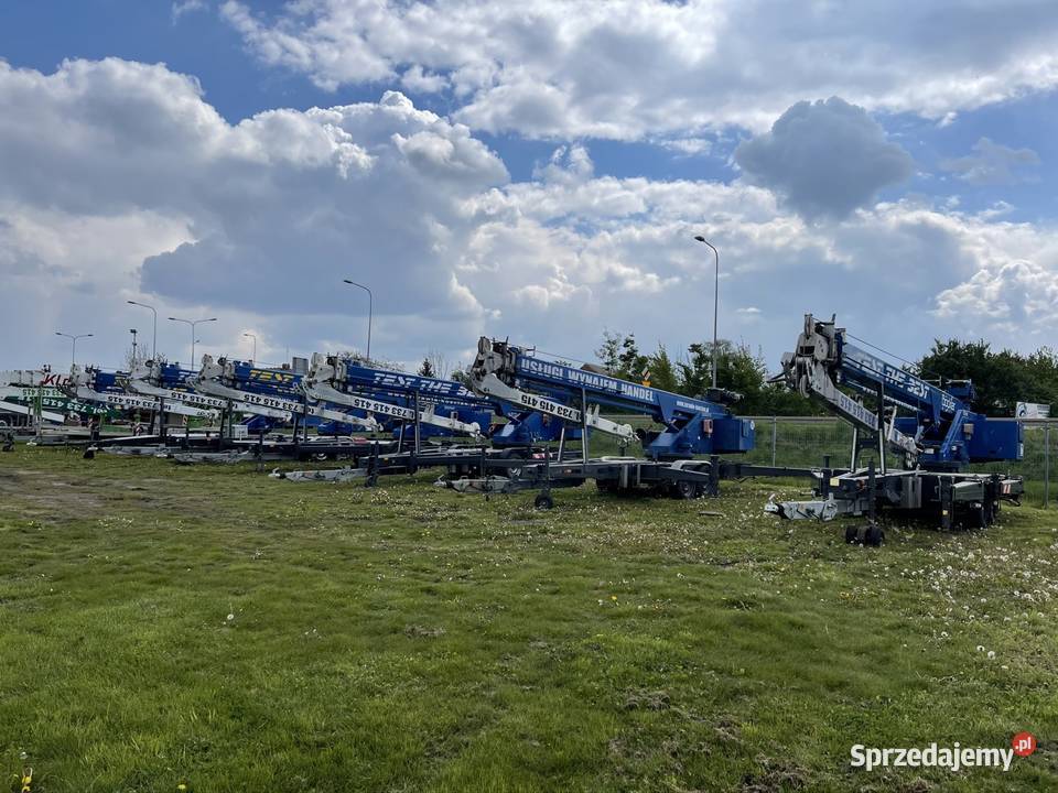 Żuraw Ciesielski dźwig dekarski Bcker AHK 301400 Kiełczewo