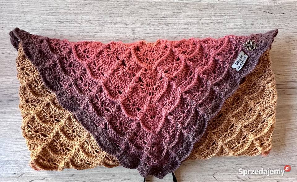 Ciepła chusta szydełkowa Królowa Górna sprzedam