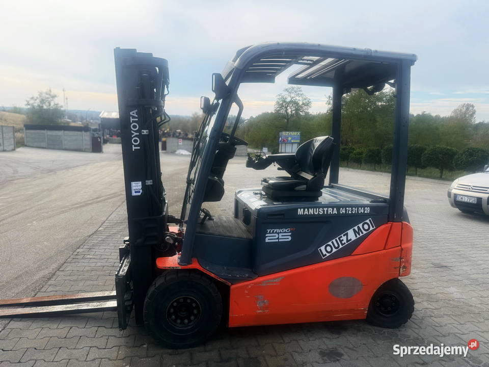 wózek widłowy elektryczny TOYOTA 8FBMT25 Triplex elektryczny Wózki widłowe Działoszyn