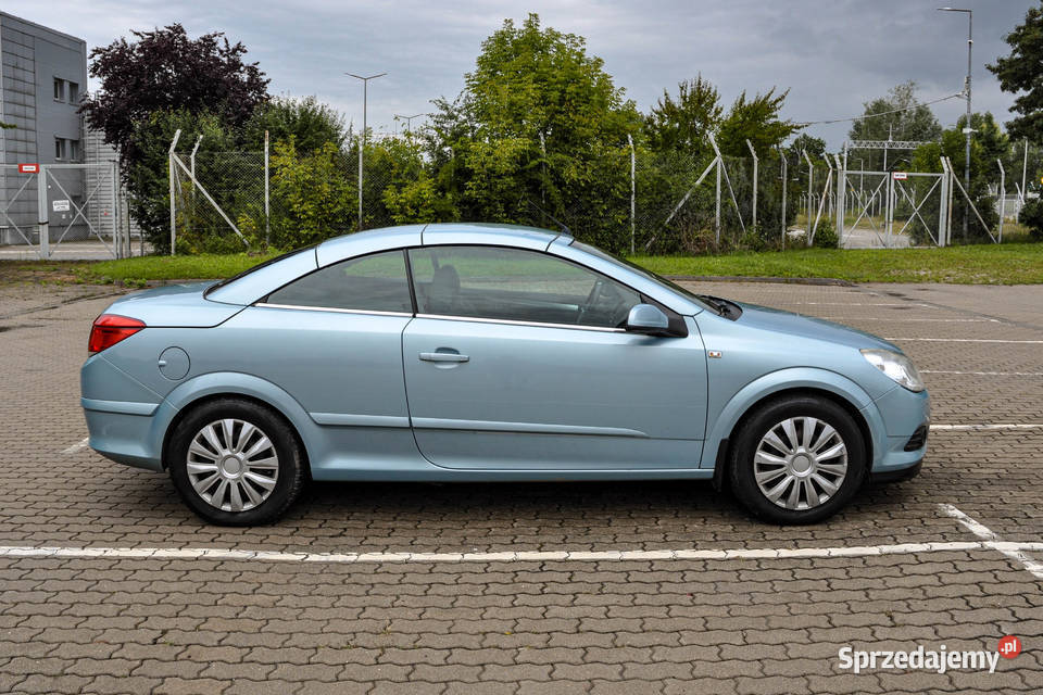 Opel Astra 16 2009r Lift Cabrio Bezwypadkowy nieuszkodzony sprzedam