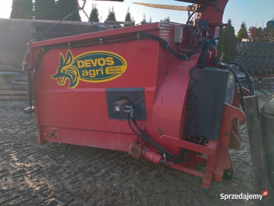 Ścielarka słomy devos agri sterowana pilotem do Łabędź