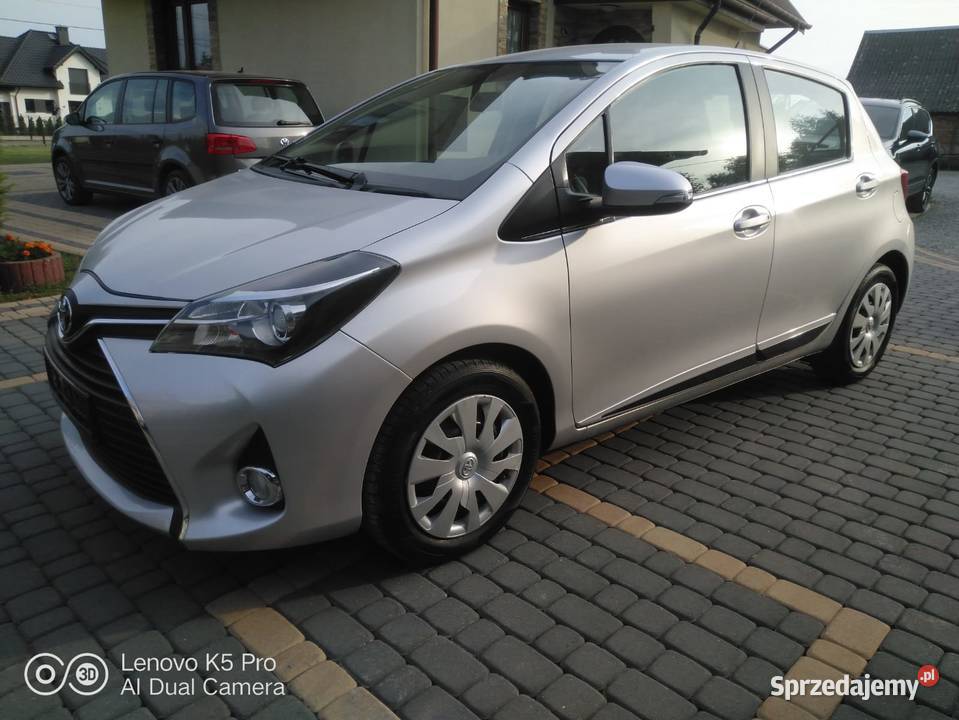 Toyota yaris 10 benzyna klimatyzacja kamera sprzedam