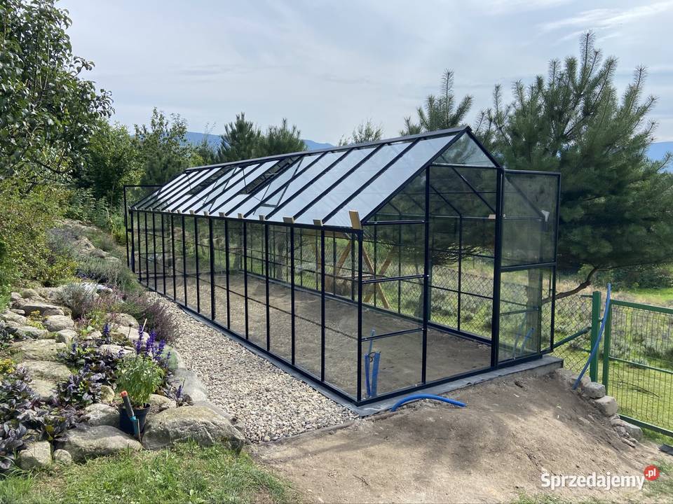 Szklarnia szklana