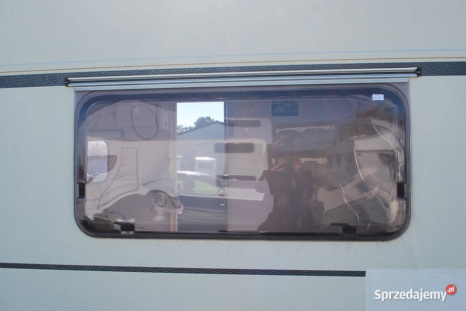 OKNOSZYBA BUERSTNER 125X58 DO PRZYCZEPYKAMPERA Grzebowilk