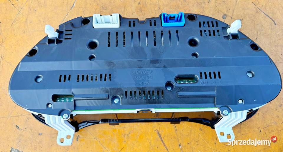 TOYOTA AVENSIS II T25 22 DCI 177 ZEGAR LICZNIK osobowe Radom