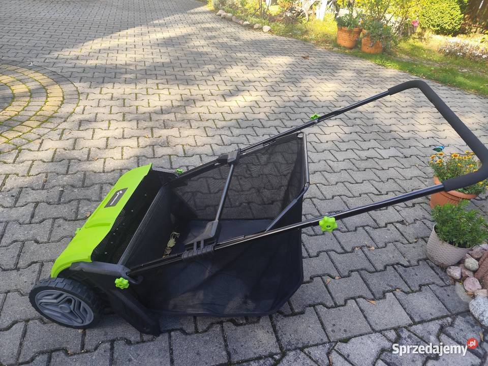 Zbieracz zamiatarka ręczna do liści , trawy , kostki , chodnika 53,5 cm kos