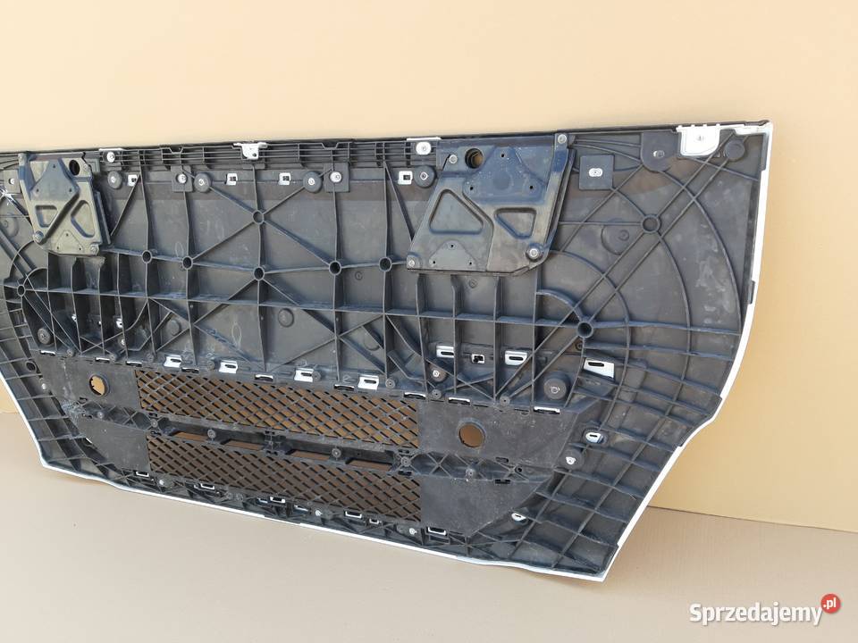 IVECO STRALIS HIWAY MASKA ATRAPA GRILL EMBLEMAT Trzciel