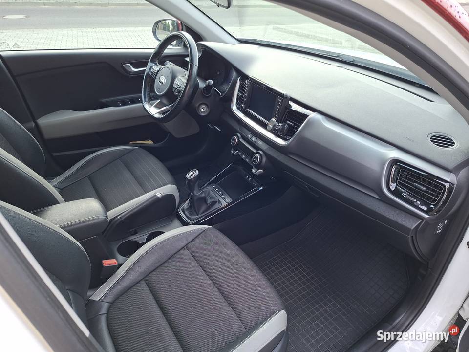 Kia stonic polski salon