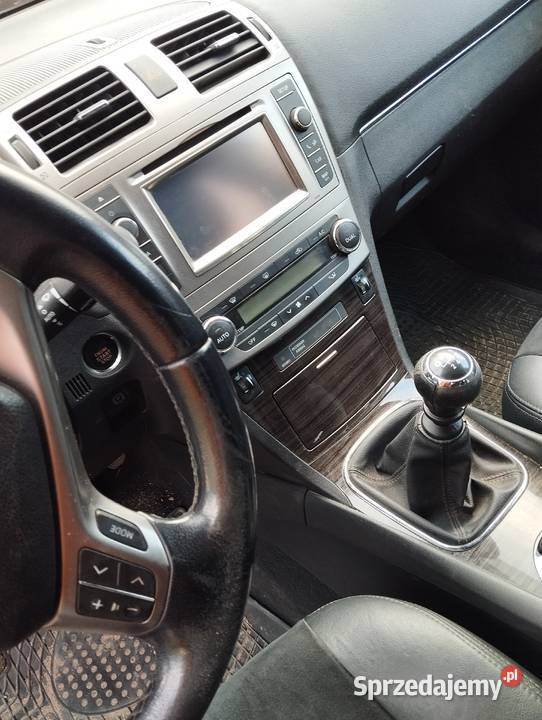 Sprzedam Toyotę Avensis kombi światła do jazdy dziennej pomorskie Mały Podleś