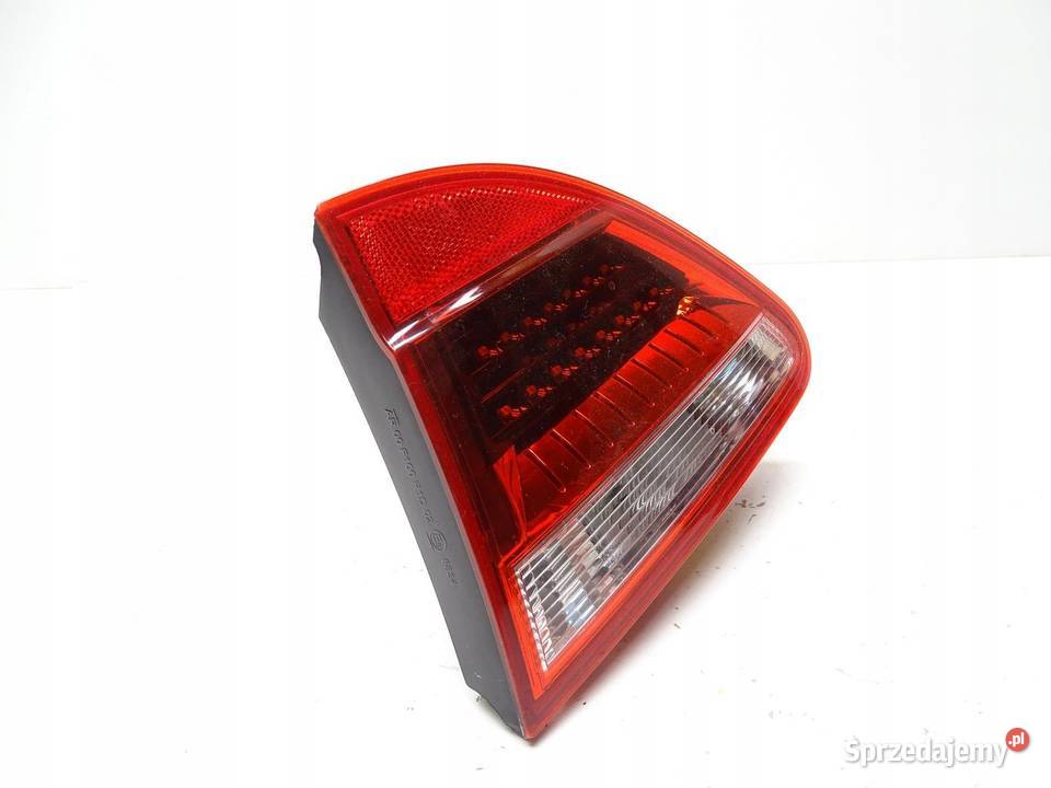 LAMPA PRAWY TYŁ PRAWA TYLNA W KLAPĘ 3R5945094C osobowe
