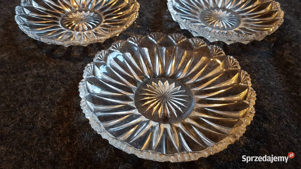 Trzy szklane talerzyki Myszków