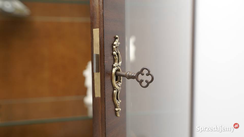 Zabytkowa witryna z lat 30tych w stylu art deco