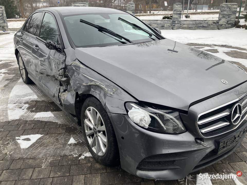 Mercedes E220 80 przebieg 2019 serwisowany w ASO Klasa E Zagnańsk