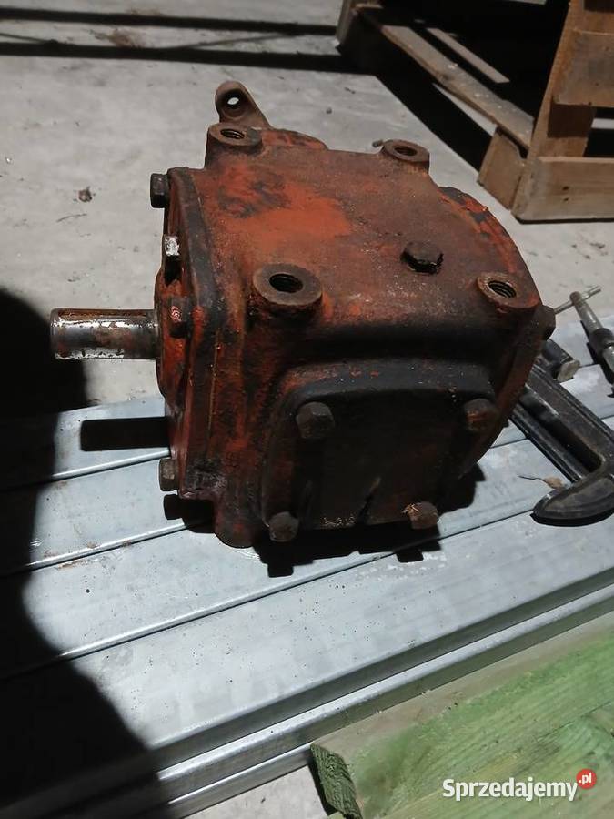 Przekładnia kątowa rozrzutnik przyczepa