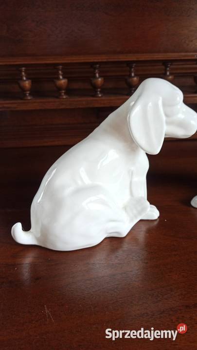 Figurka psa siedzącego Syg Acobaca Made in Porcelana i szkło Gdańsk