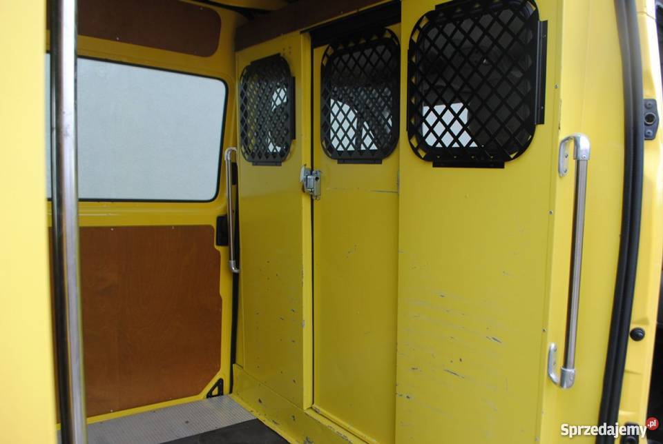 Renault Master zolty Samochody dostawcze