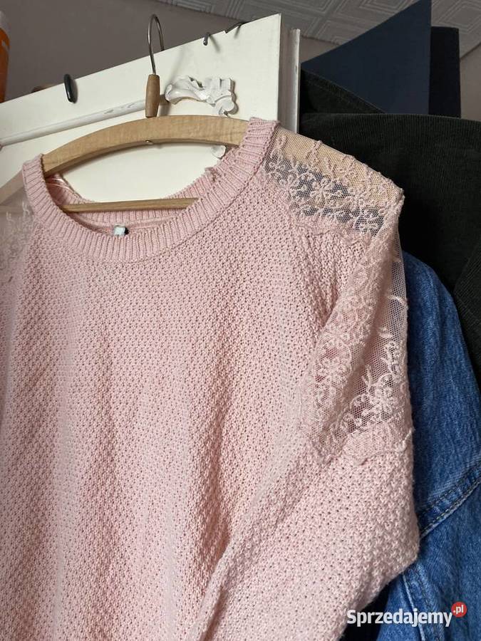 Sweter Stradivarius z koronkową wstawką koronka Kraków sprzedam
