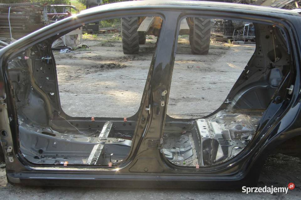 PRÓG SŁUPEK LEWY BOK 209 TOYOTA YARIS III