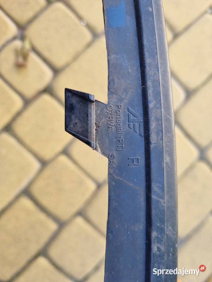 Kratka atrapa zderzaka prawa 7M7853684 osobowe Złoczew sprzedam